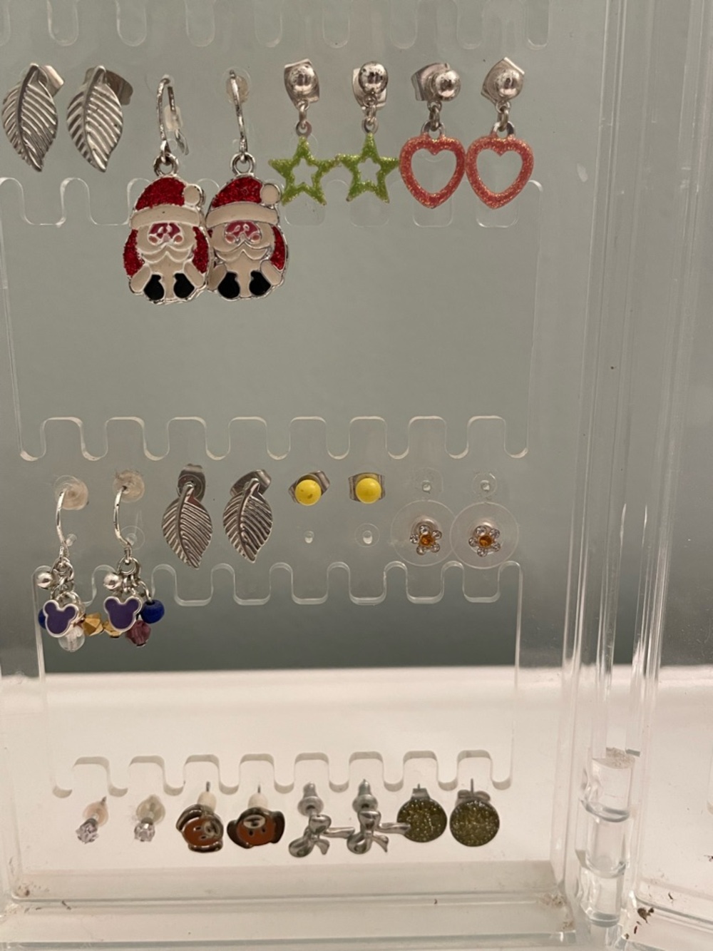 20 pairs children earrings & clear Acrylic Organizer, Multiple Transparent - Picture 4 of 11